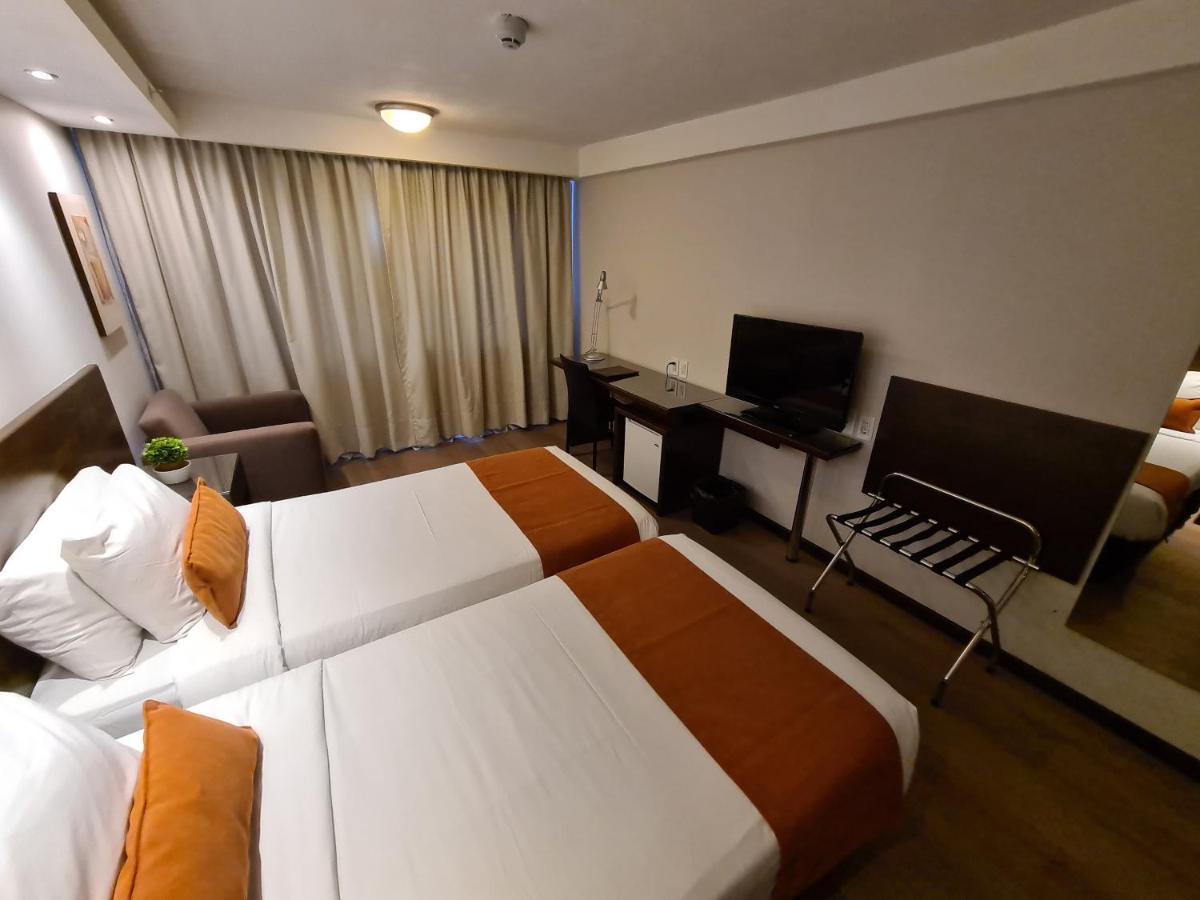 Hotel Crystal Tower Montevideo Exterior foto
